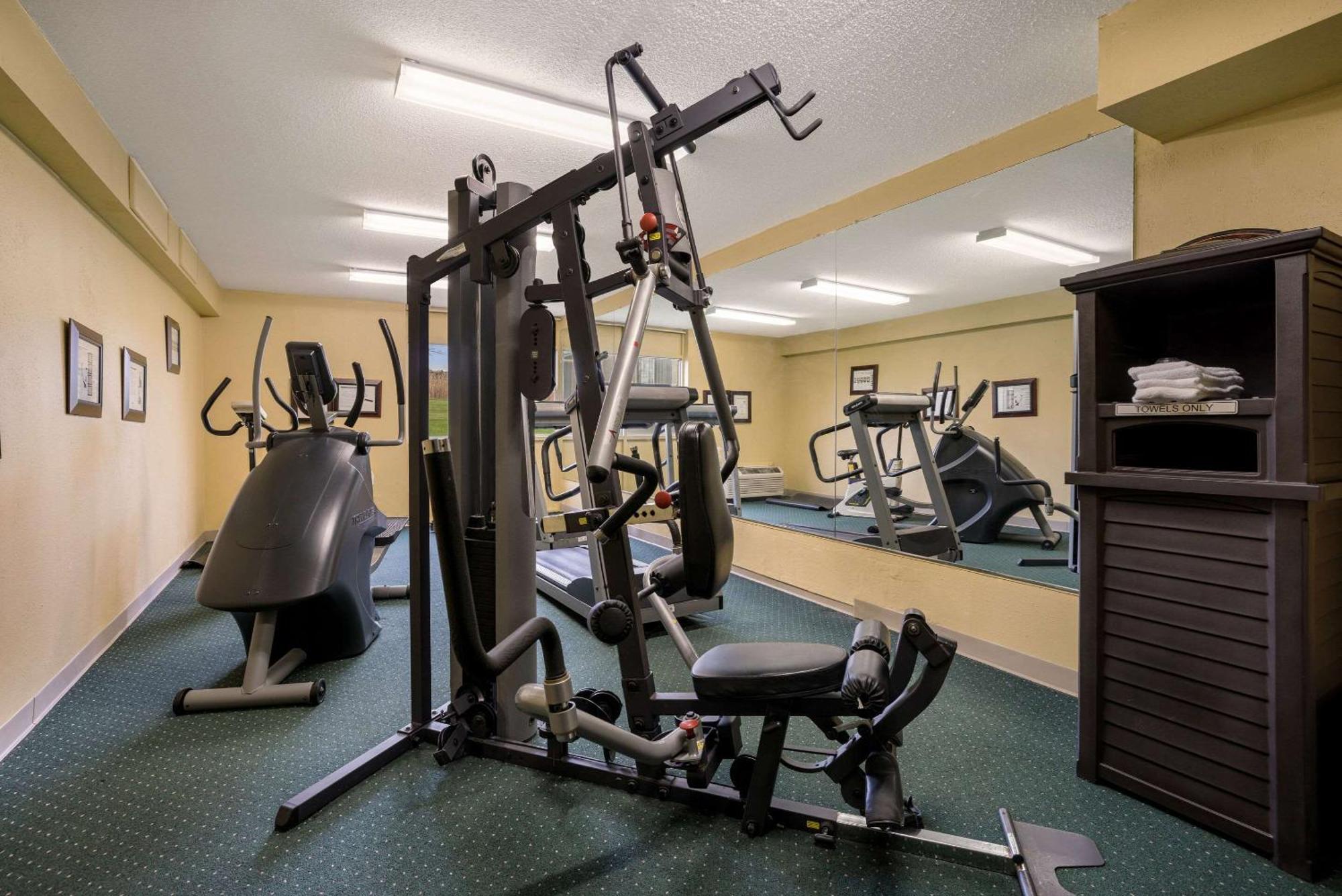 Suburban Studios Syracuse Fairgrounds Экстерьер фото