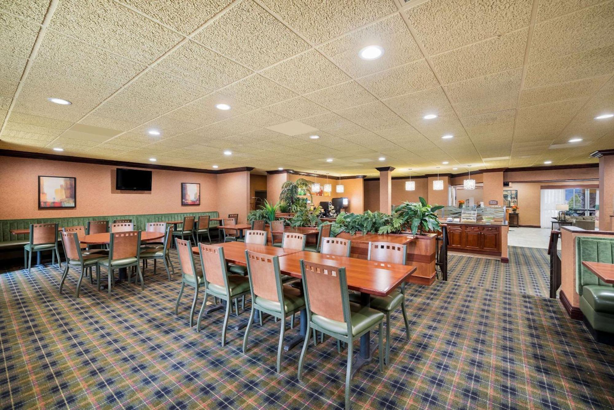 Suburban Studios Syracuse Fairgrounds Экстерьер фото